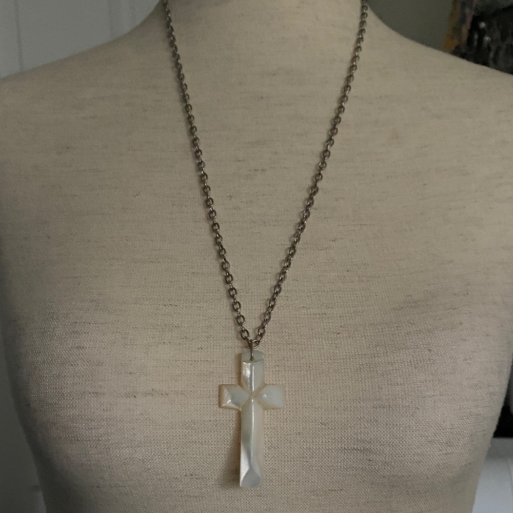 Mother of Pearl🌊🧜‍♀️ Let It Shine Cross Necklace